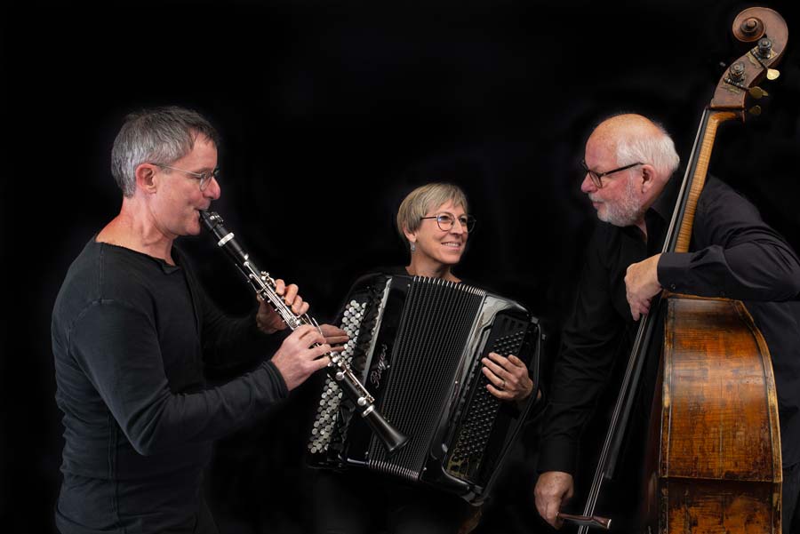 Trio snats mit Hanspeter Muri Klarinette, Sabine Müller Akkordeon und Christian Hartmann Kontrabass